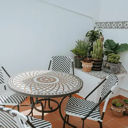 Flores Apartment *