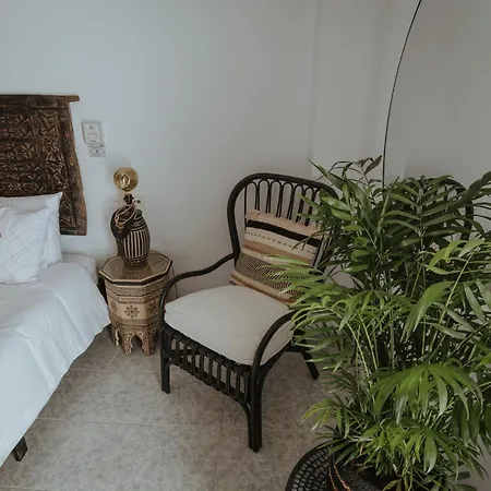 Flores Apartment *