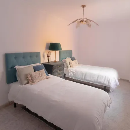 Flores Apartment *
